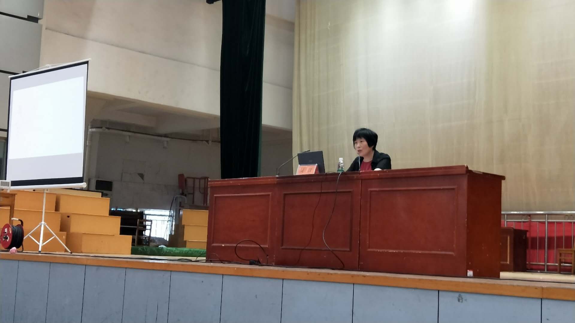 語文分會場，主講專家：南昌二中吳歆老師