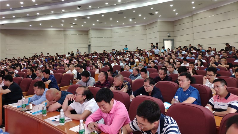 圖為2019年舉辦“高考新政下學(xué)校的挑戰(zhàn)和應(yīng)對(duì)研討會(huì)”。
